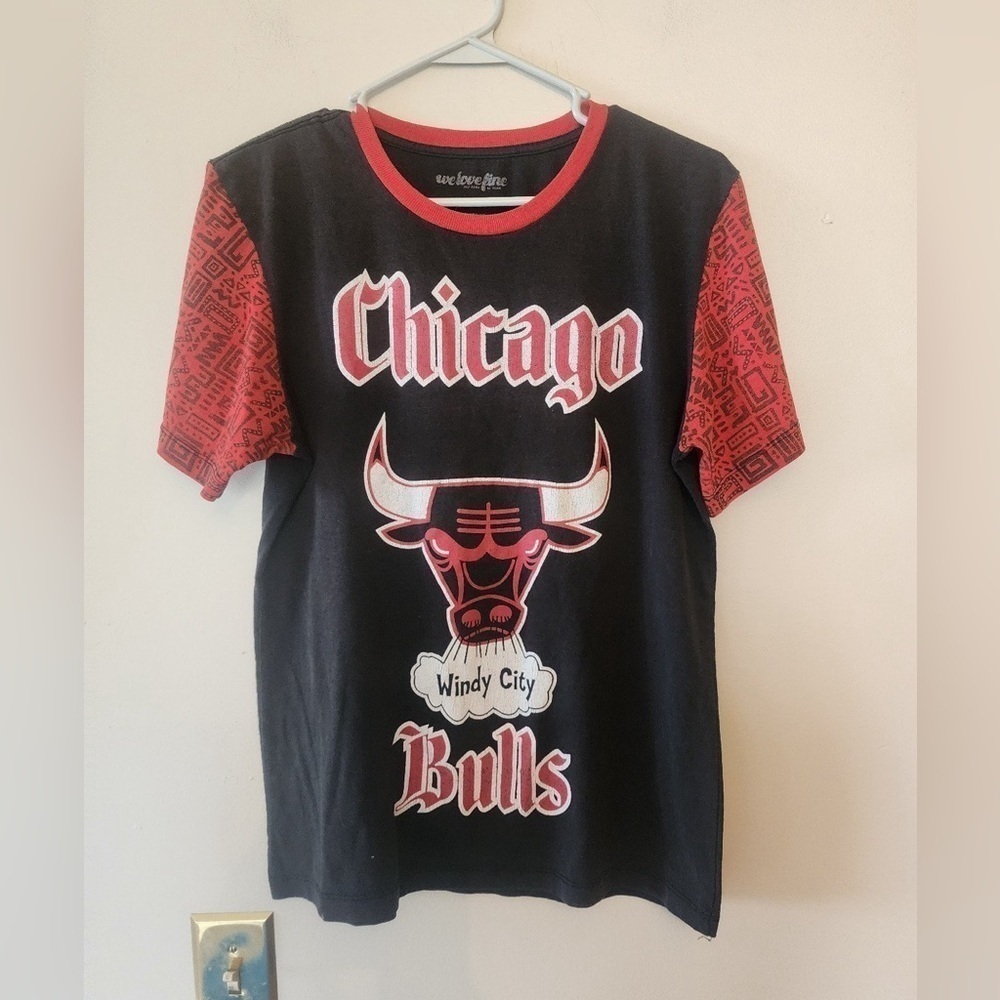 Mens Chicago bulls windy city logo shirt Size medium